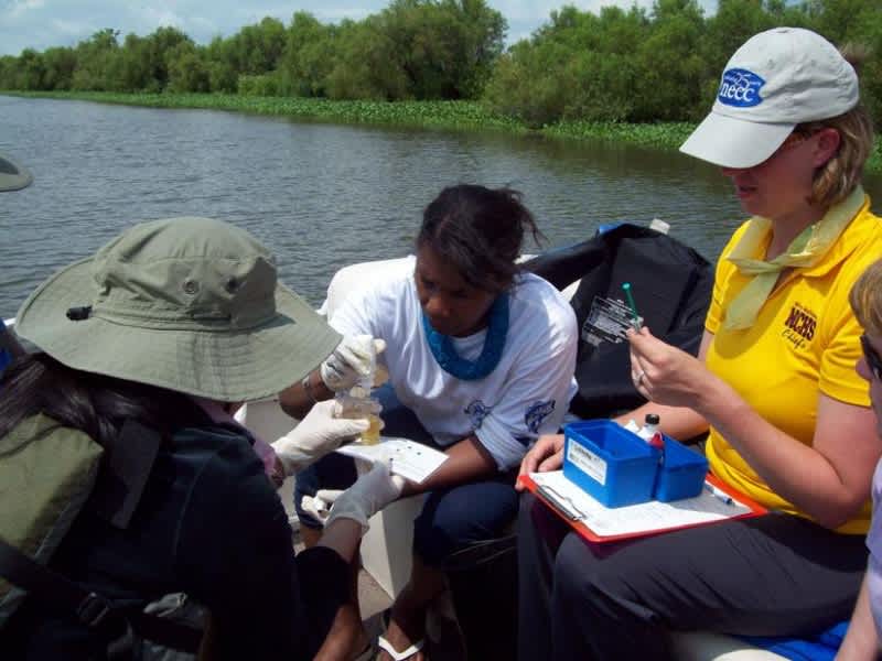 Teachers Complete WETSHOP Training at L.D.W.F. Fisheries Research Lab