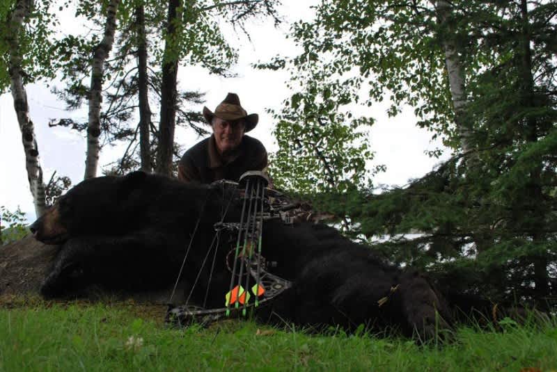 Bear Hunt Supreme: Bowhunting in the Canadian Northwest