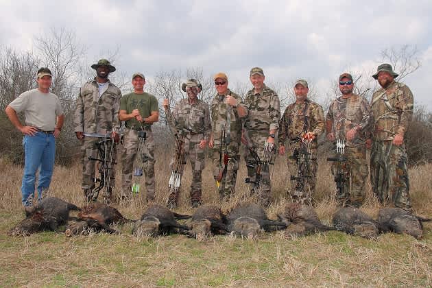 New York Giants’ Defensive End Justin Tuck and Bowhunter TV Sack Javelina in South Texas