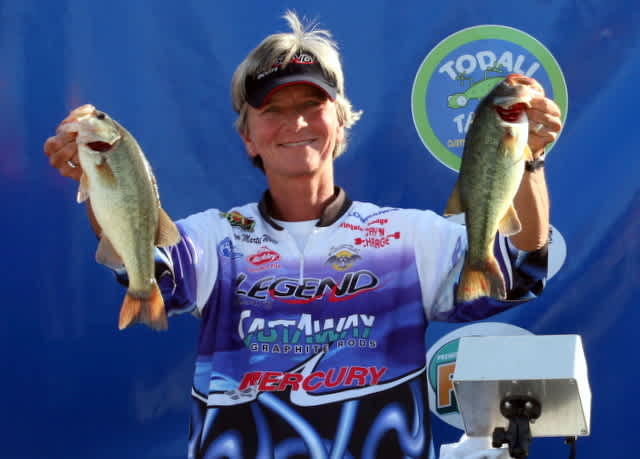 Martin-Wells Leads 2011 LBAA Lady Bass Classic by .04 Ounce