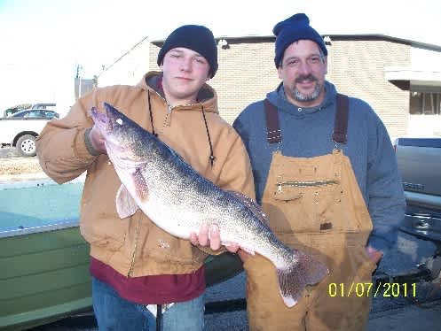 Illinois DNR Salutes Rockford Teen Angler for Catch of New State-Record Walleye