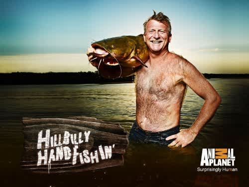 “Hillbilly Handfishin'” Watch These Guys Bring in a 70lbs Catfish