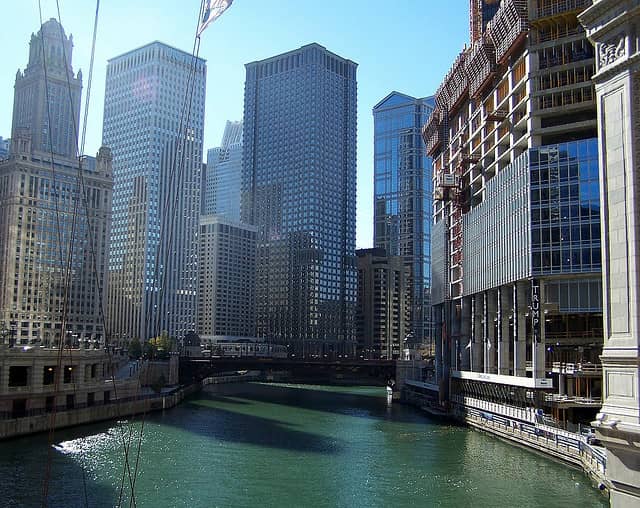 First-Time Kayaker Saves Drowning Man in Chicago River