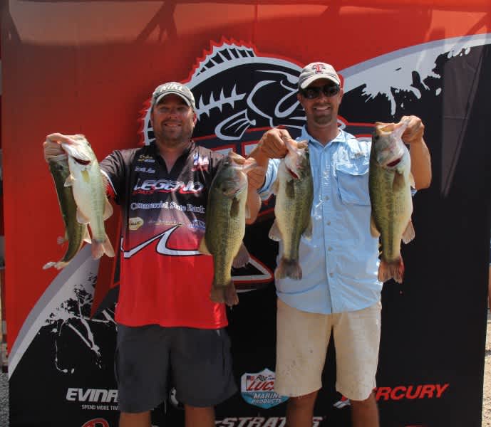 Reynolds and Bruce Take Cabela’s Texas Team Trail “Team of the Year” Honors