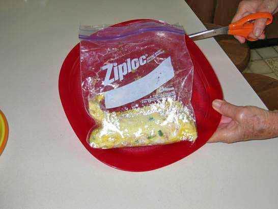 Recipe: Quick and Easy Ziploc Omelets for a Camping Trip