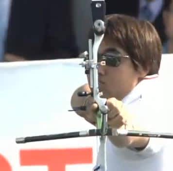 Blind Archer Aims for Olympic Gold
