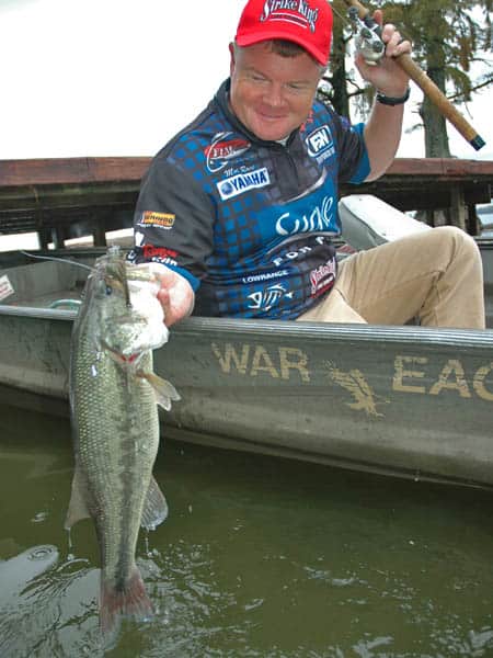 Catching Bass in Late Summer with Mark Rose: Fish the Shaky Head Worm for Shallow Water Bass