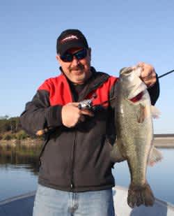 Gage Fish On Jacket Keeps Anglers, Boaters Protected
