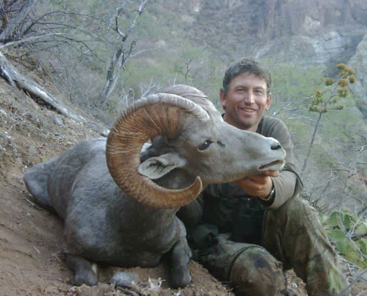 Headhunter Chronicles Travel to Mexico for Desert Sheep on Sportsman Channel