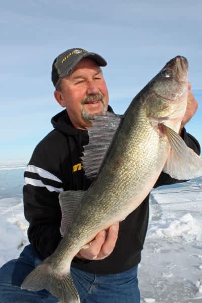 Good Morning, Good Night: The Best Times for Walleye Fishing