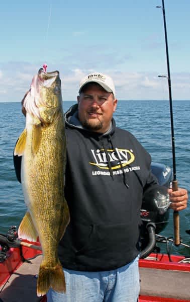 Fishing for the Last Open Water Walleyes