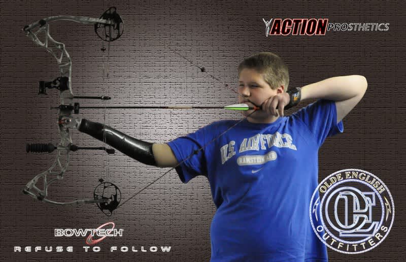 One-handed Teenager Shoots Bow and Hunts for the First Time with Prosthetic Hand