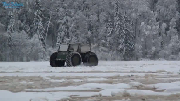 Video: Homemade Amphibious ATV for Thin Ice and Extreme Winters