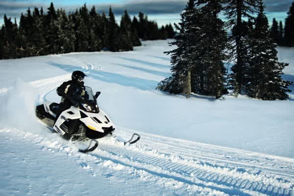 Snowmobile Safety is Top Priority: International Snowmobile Safety Week 2013