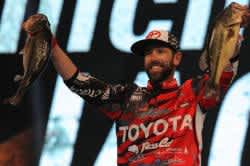 Fishing Pro Mike Iaconelli Signs Fishidy.com Sponsorship with National Photo Contest