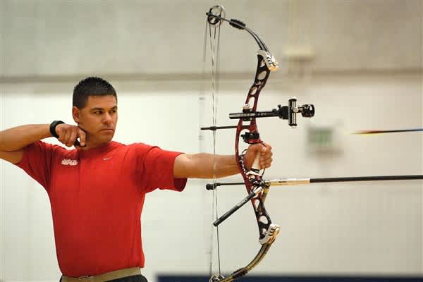 Wounded Soldiers Gear up for Archery Practice