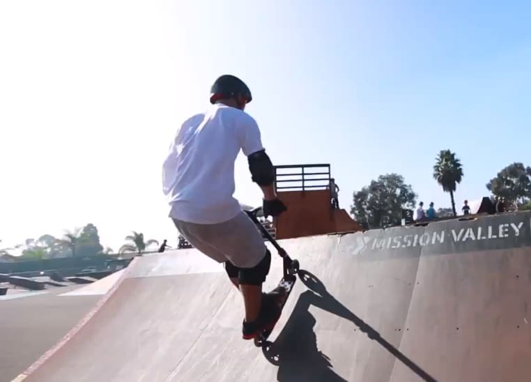 Video: Freestyle Scooter Tricks by the Pros