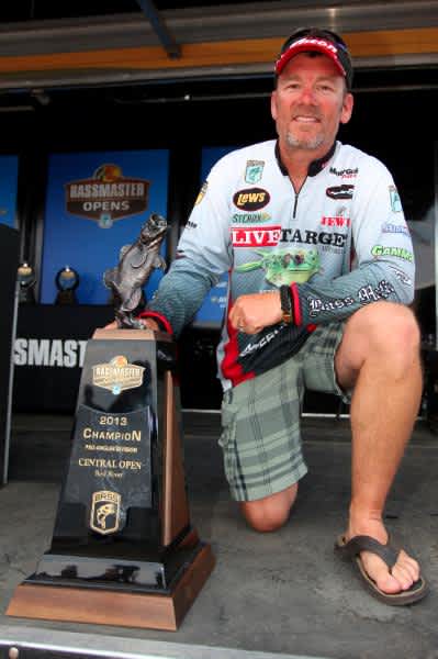 Elite Series Pro Stephen Browning Rallies to Win Bass Pro Shops Bassmaster Central Open on Louisiana’s Red River