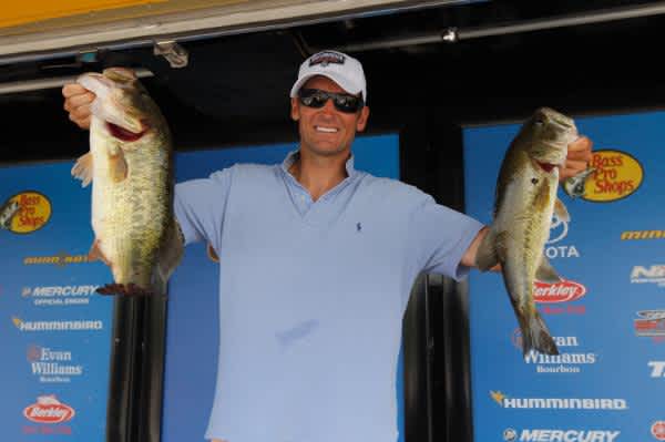 Vaughan Claims Early Lead in Bassmaster Northern Opens in Virginia