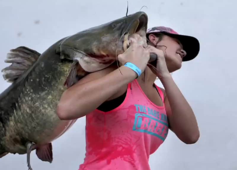 Former Cheerleader Becomes First Woman to Win Okie Noodling Festival
