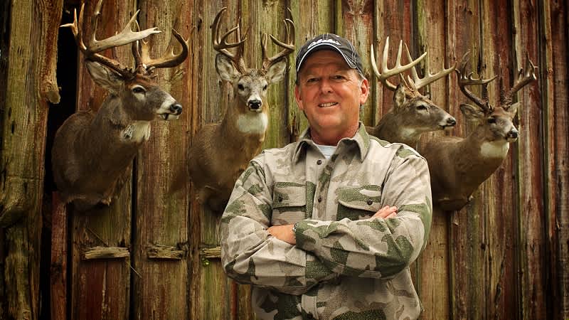 Big Deer TV with Mike Hanback Journeys to Canada