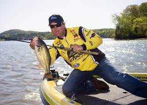 Outdoor Channel Pro Angler Joe Thomas to Make Appearance at Cabela’s Green Bay Grand Opening