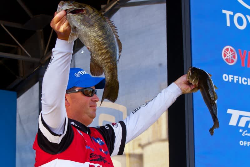 Reigning Bassmaster Classic Champ Cliff Pace Takes Lead in All-star Event