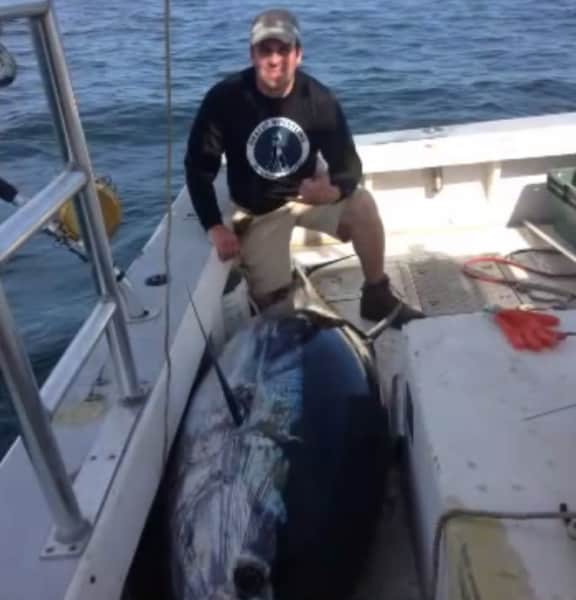 Lone Angler Calls for Aid while Battling Tuna