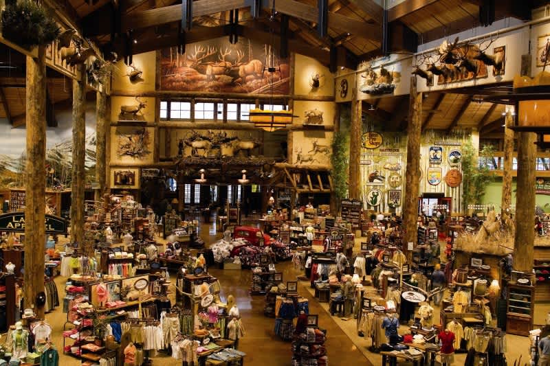 Bass Pro Shops Outdoor World in Colorado Springs Salutes Area’s Diverse Landscapes and Abundant Wildlife