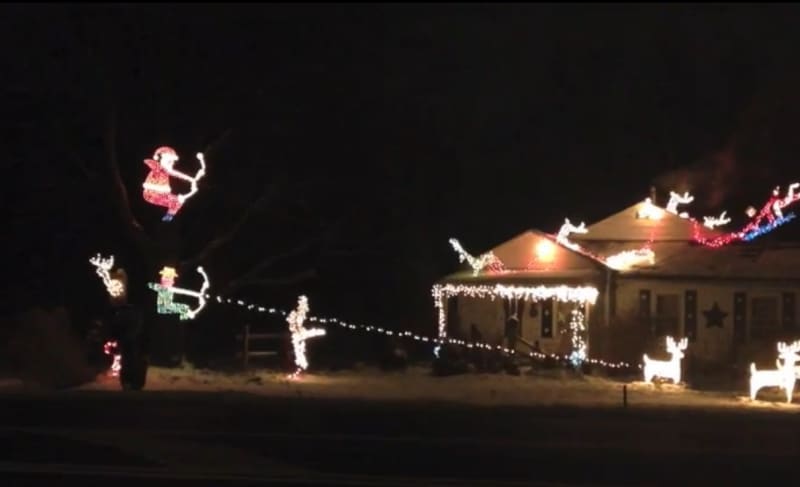 Ohio Bowhunter Builds Hunting-themed Christmas Spectacle