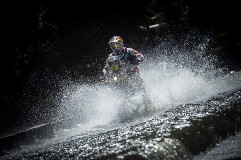 Coma a Comfortable Second after Day 1 of the Dakar 2014