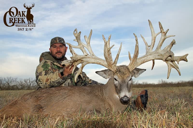 Oak Creek Whitetail Ranch Donates Coveted “First Week of the Season” Hunt for Safari Club International Auction