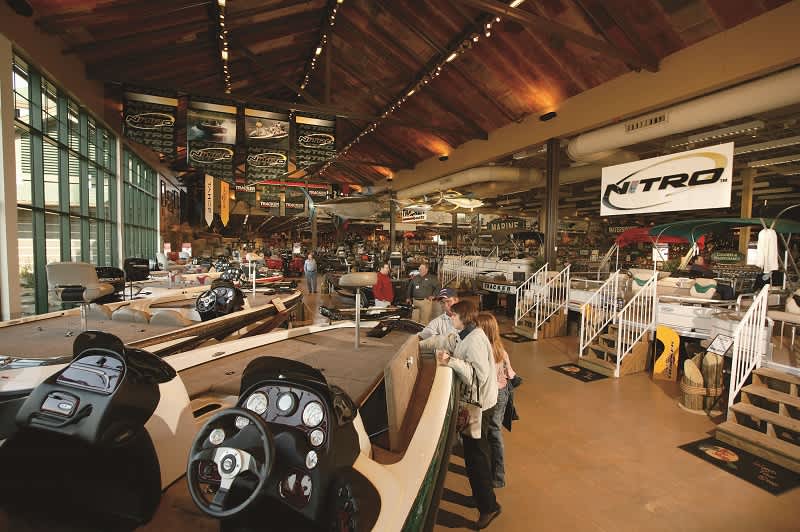 This Week, Bass Pro Shops Outdoor World Radio Features Tips on How to Buy a New Boat