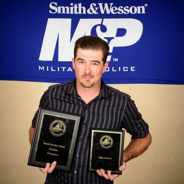 Robert Vogel Wins the 2014 Smith & Wesson IDPA Indoor National Championship with Safariland 5199 Holster