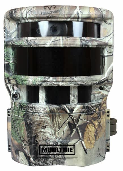 There’s No Hiding from Moultrie’s New Panoramic 150i Game Camera