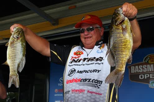 Bass Pro Shops Outdoor World Radio Features Professional Bass Fishing Champion Woo Daves