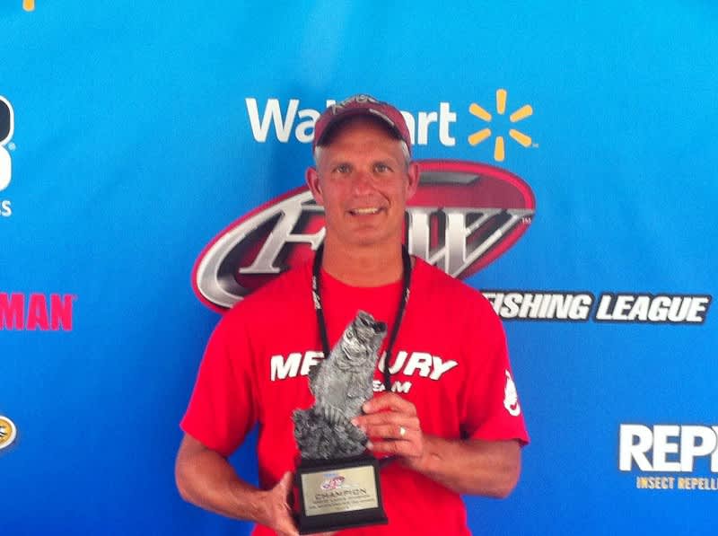 Reitz Wins Walmart Bass Fishing League Great Lakes Division Event on the Mississippi River