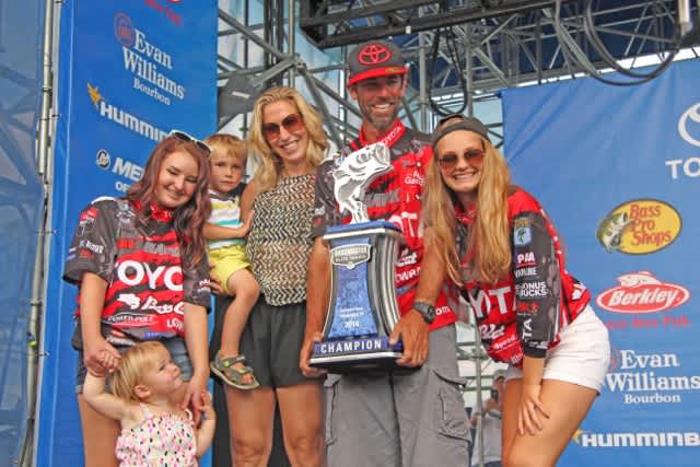 Iaconelli Wins with VMC on Delaware River