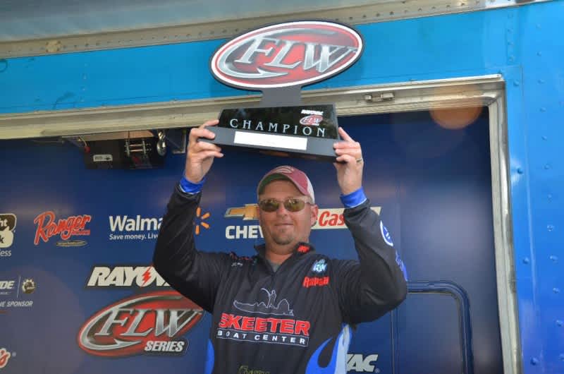 Johnson Leads Wire-to-Wire, Wins Rayovac FLW Series Central Division Event on the Mississippi River
