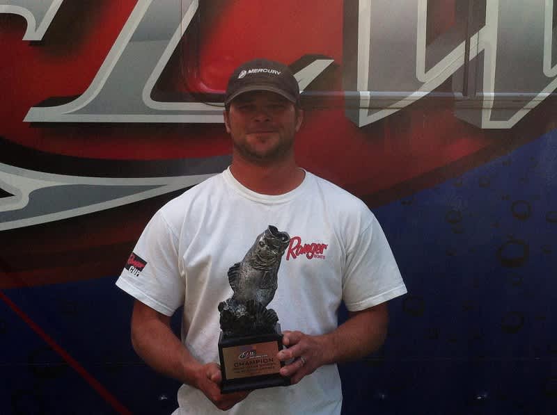 Brueggen Wins Walmart Bass Fishing League Great Lakes Division Event on the Mississippi River