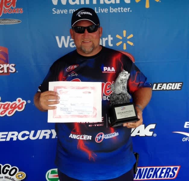 Smiley Wins Walmart Bass Fishing League Regional Championship on Lake Cherokee