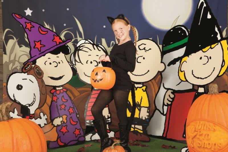 Families Enjoy a Peanuts Halloween at Bass Pro Shops