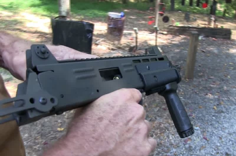Video: Keep This in Mind if You Ever Find Yourself Holding a Machine Gun
