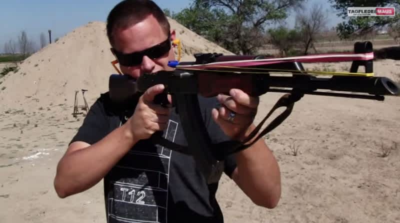 Video: Making an AK Rifle Function Using Rubber Bands and a Sharpie