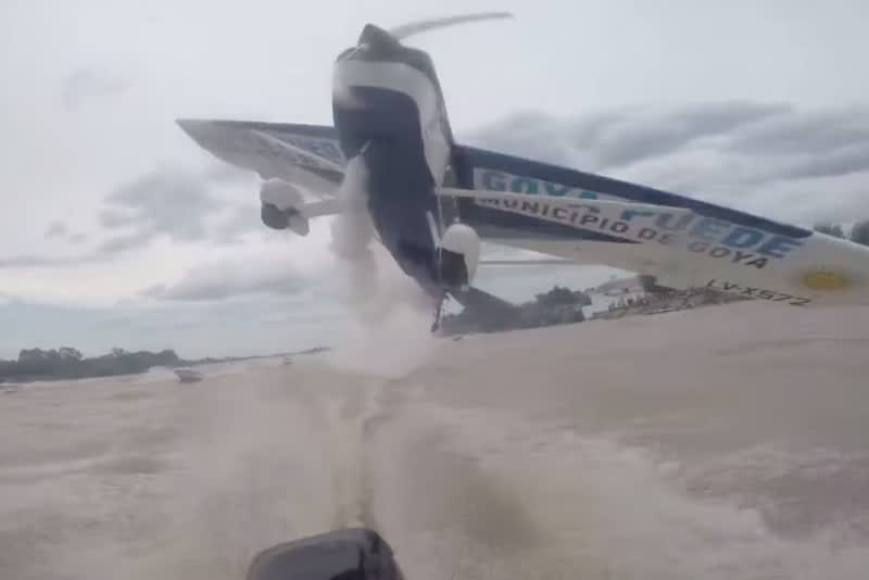 Video: Anglers in Boat Nearly Struck by Low-flying Plane