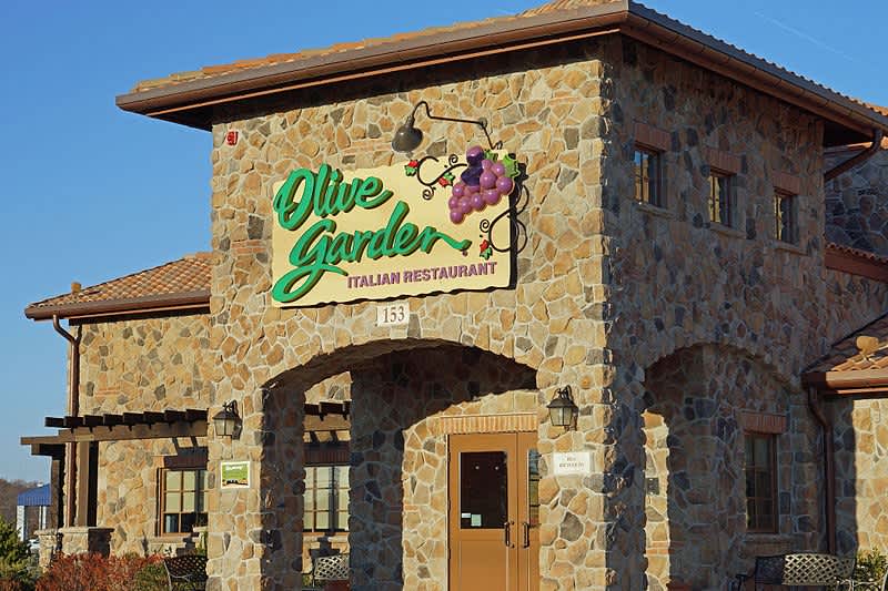 Police Officer Asked to Leave Olive Garden for Carrying Gun