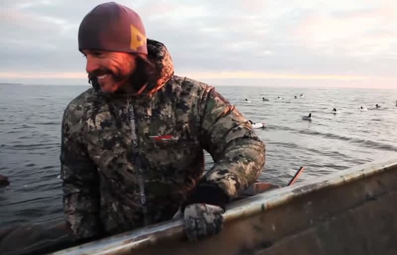Video: Duck Hunting in Green Bay, Lake Michigan