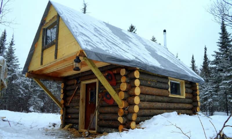 Video: How to Build an Awesome Woodsmen’s Cabin for $500