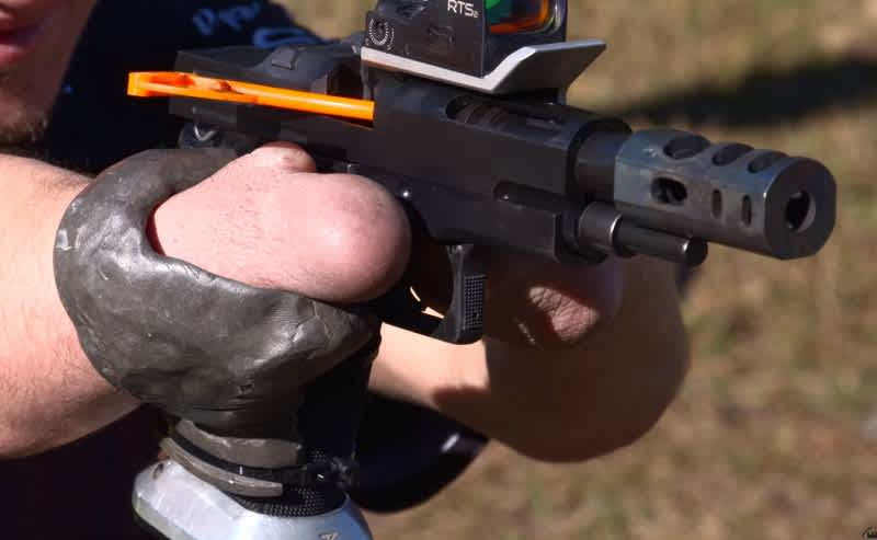 Video: “No-handed” Shooter Shows Off Custom Gun Mods