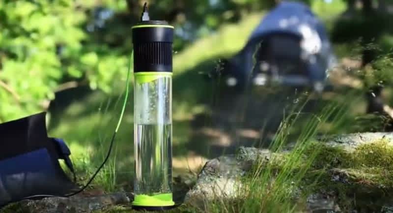 Video: Travel Bottle Makes Water from Air